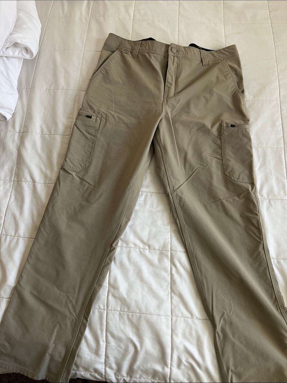 Wrangler Men's Cargo Pants in Tan